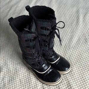 Sorel Black and Tartan Plaid Size 8.5 Waterproof Rain Boots Used with Love